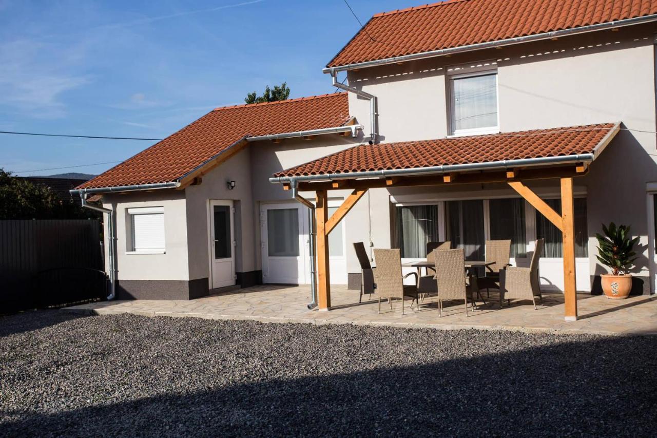 Csigaház Apartman Pécs Exterior foto