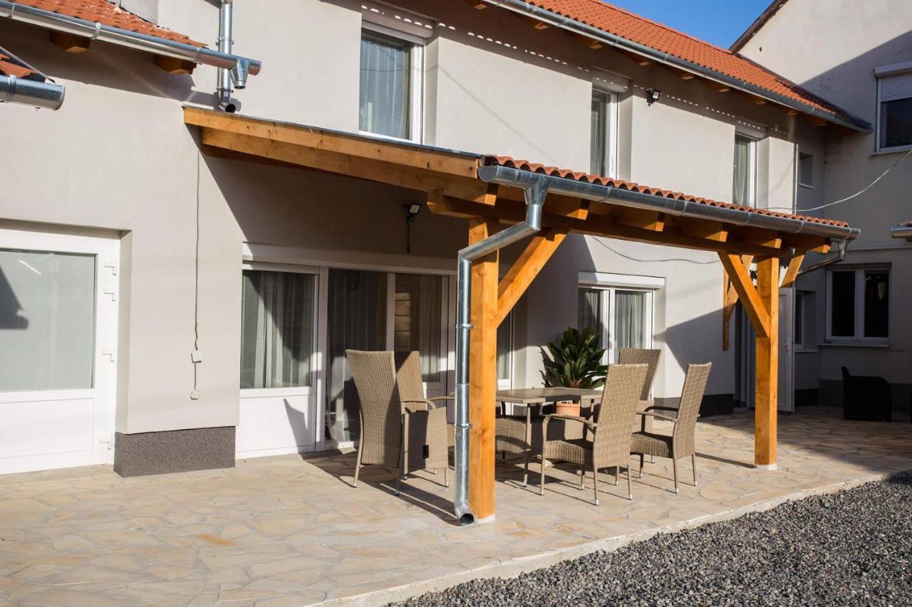 Csigaház Apartman Pécs Exterior foto
